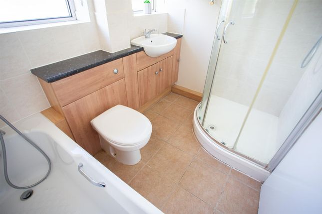 92, Halcombe, Chard photo 4