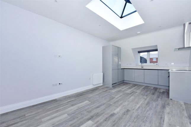 Flat to rent in High Street, Marlow