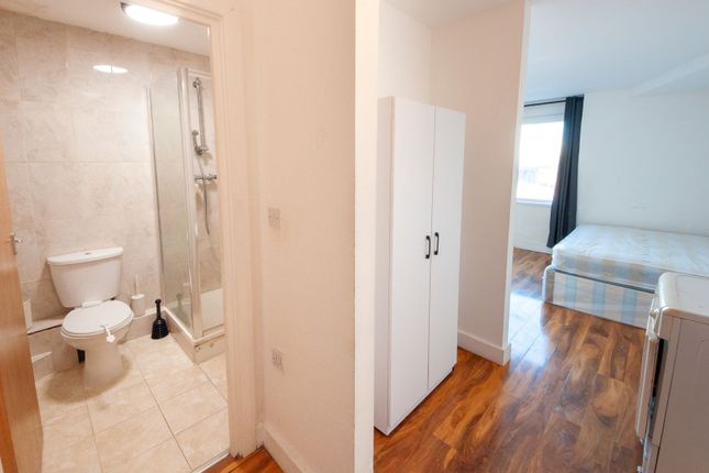 Flat 3, City House, 9 Cranbrook Road, Ilford, Ilford photo 3