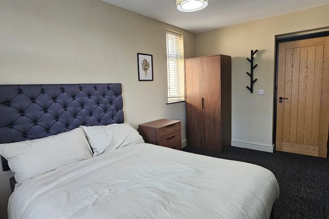 18, Parrin Lane, Manchester photo 3