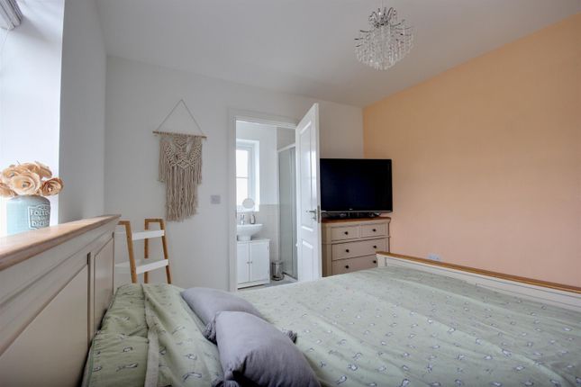 34, Wheatley Drive, Cottingham photo 3