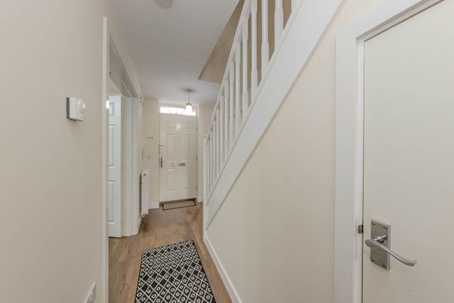 35 Chervil Close, Newcastle photo 2