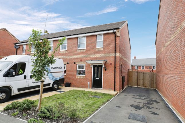 End terrace house for sale in Barracuda Rise, Southam