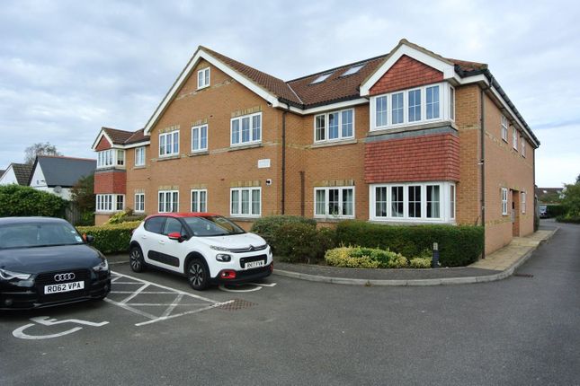 Thumbnail Flat for sale in Staines Road West, Ashford