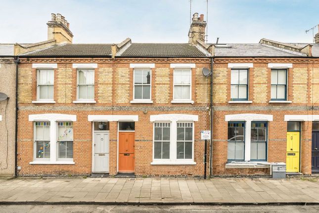 Terraced house to rent in Beck Road, London