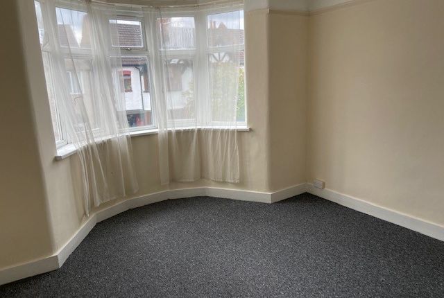 23, Fernbank Avenue, Wembley photo 5