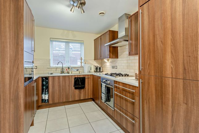 21, Whitby Avenue, Peterborough photo 4