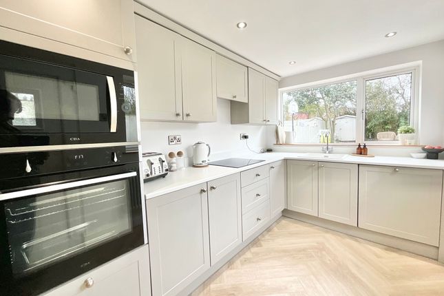 25 Parkhead Drive, Stoke-On-Trent photo 3