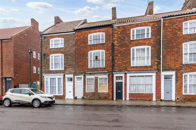 3-bed terraced on 123, High Street, Boston, £90,000