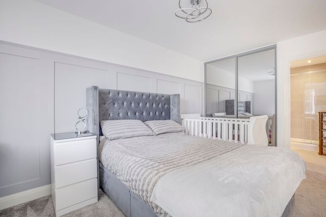 2 Queens Court, High Wycombe photo 4