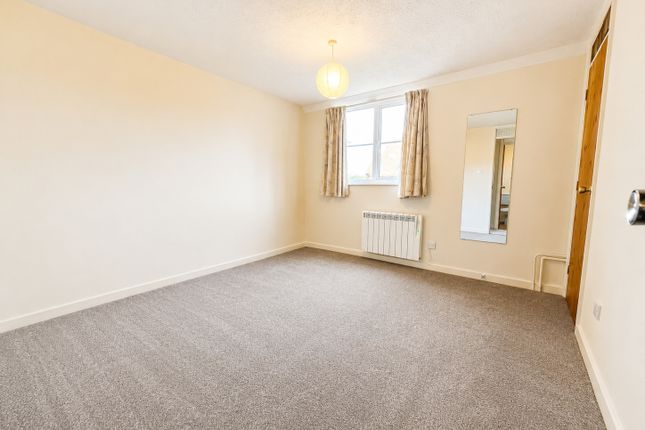 5, Eastfield, Swindon photo 4