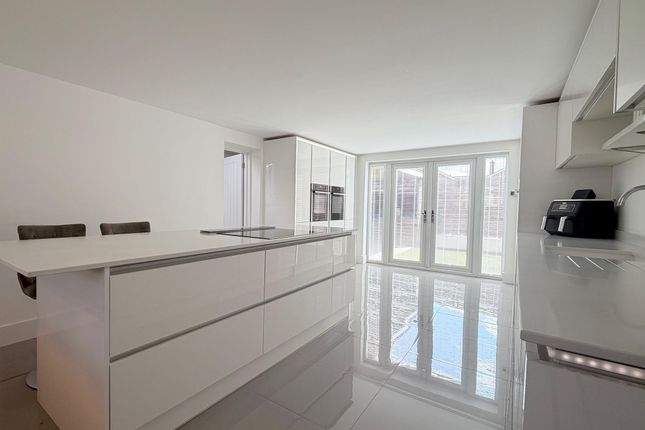 22 Kingscote Road East, Cheltenham photo 2