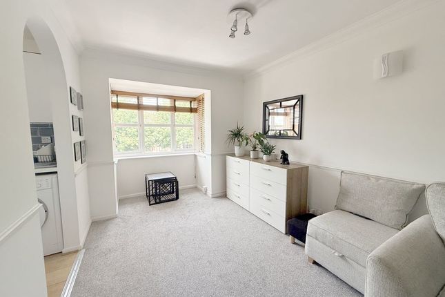 24, Bornedene, Potters Bar photo 4