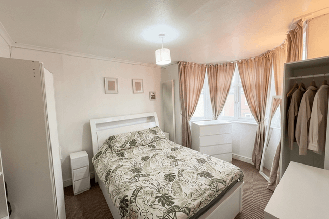75, Movers Lane, BARKING photo 4
