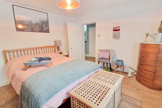 Flat for sale in Darnley Road, Gravesend