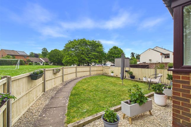 5, Beech Close, Oxfordshire photo 2