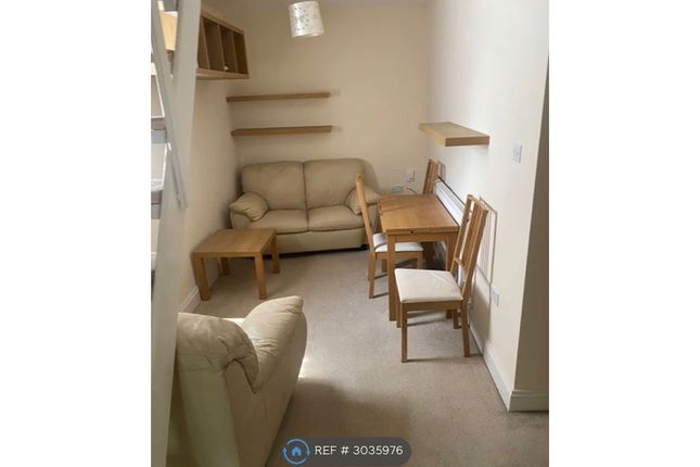 Flat, Waller Avenue, Luton photo 5