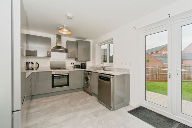 14, Oak Tree Way, KNOTTINGLEY photo 4