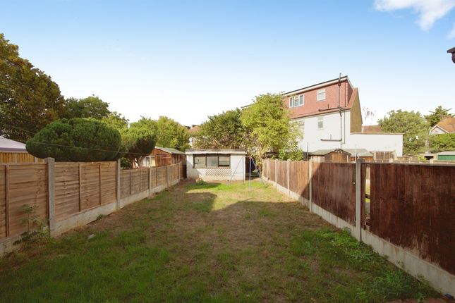 149, Salisbury Avenue, Barking photo 4
