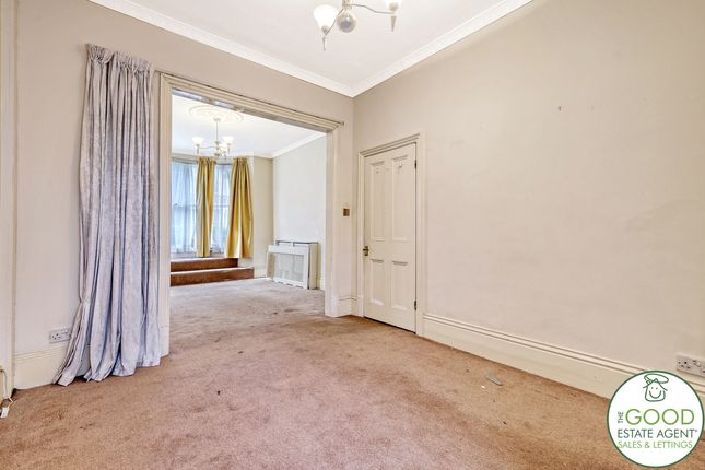 End terrace house for sale in Horsell Road, London