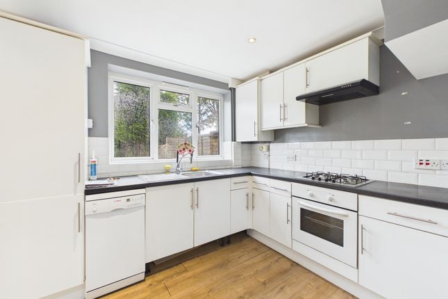 13, Leith View Road, Horsham photo 2