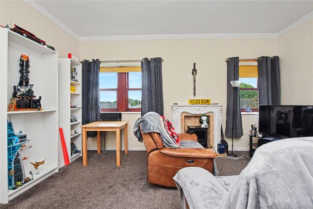 24, Osbourne Court, Bramley photo 3