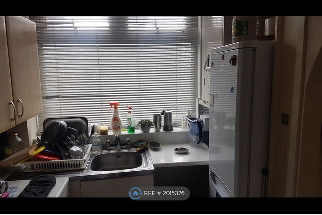 Flat to rent in Johnson House, London