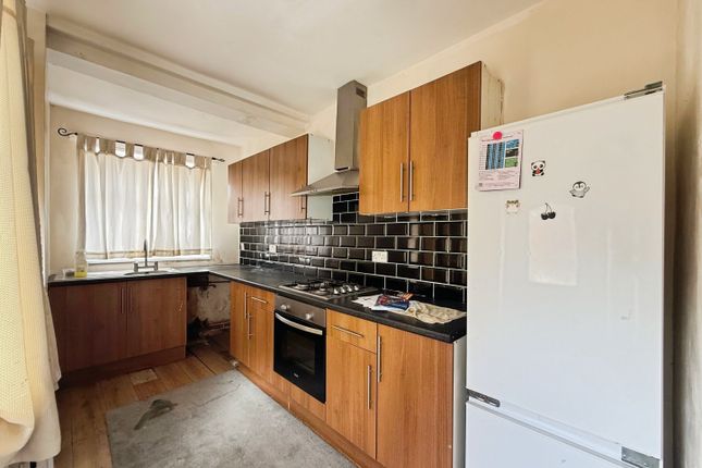 21, Coppice Road, Highfields, Doncaster photo 3