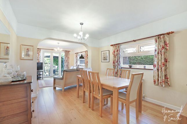 Noelms, Epping photo 2
