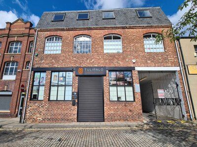 Retail premises to let in Blandford Square, Newcastle Upon Tyne