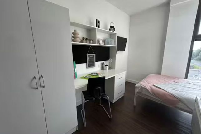 Flat to rent in Students - City Point, Great Homer Street, Liverpool