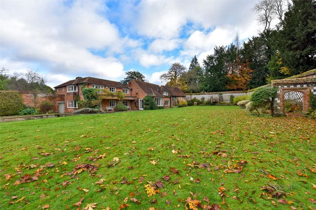 Detached house to rent in Hedsor, Bourne End, Buckinghamshire