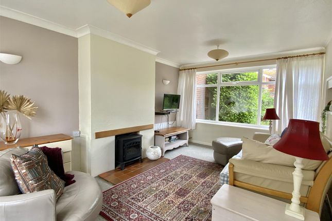 10, Eastfield Crescent, Towcester photo 3