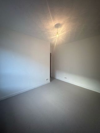 43 Castle Street, Abertillery photo 5