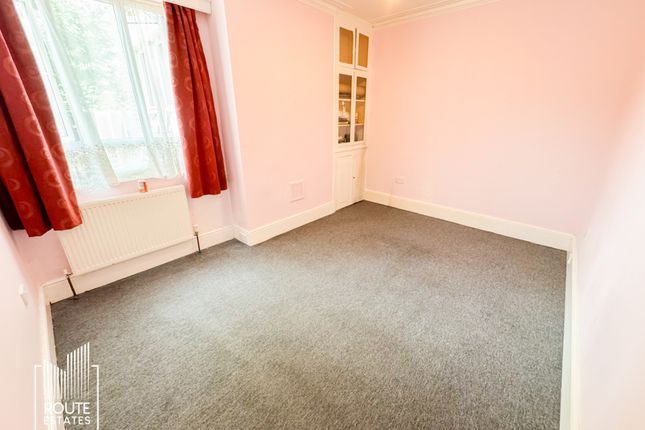 Room 1 667, Hertford Road, Greater London photo 2