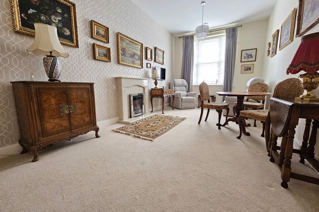 Flat Flat 10, Bowes Lyon Place, Poundbury, Dorchester photo 2