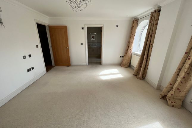 Flat to rent in Hamilton Quay, Eastbourne