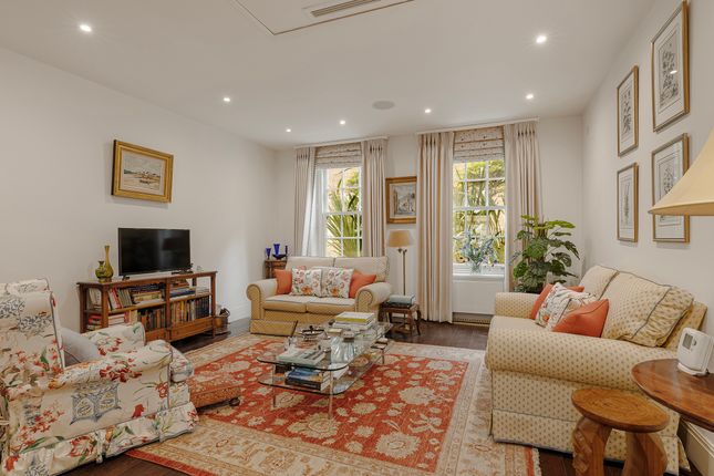 Catherine, Catherine Place, London photo 3