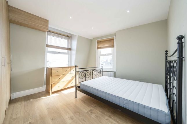 Flat 3, 172-174, Uxbridge Road, London photo 3
