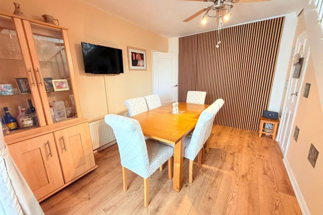 24, Westmorland Avenue, Dukinfield photo 4