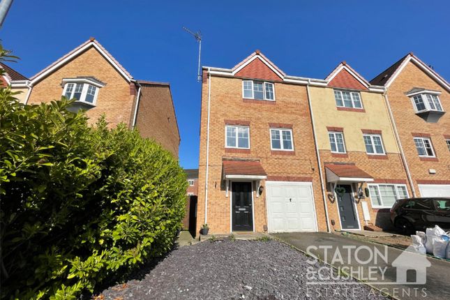 Town house for sale in White Rose Avenue, Mansfield