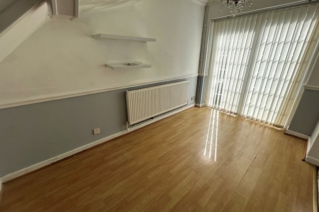 8, Liverpool photo 3
