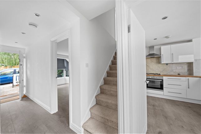 9, Myrtle Road, Sutton photo 2