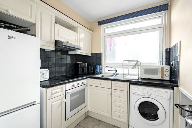 Flat 5, Cheval Court, 335, Upper Richmond Road, London photo 2