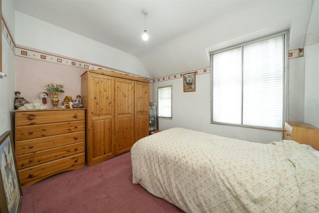 182, Falloden Way, Barnet photo 4