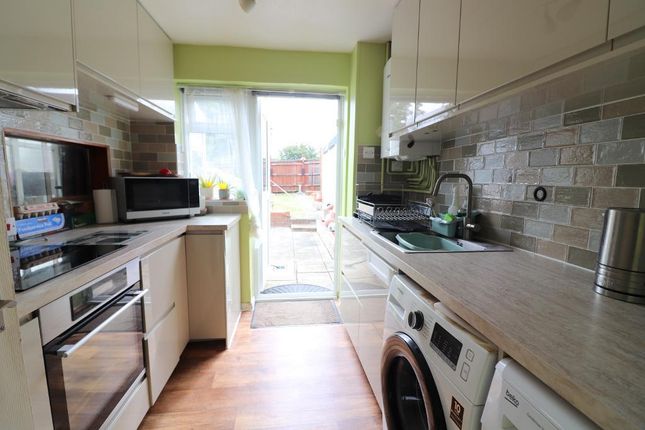 70, Bembridge Gardens, Luton photo 3