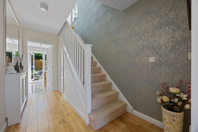 47 Bryn Meurig, Pontyclun photo 4