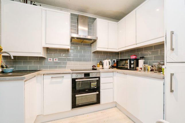 36, Berwick Road, Rainham photo 4