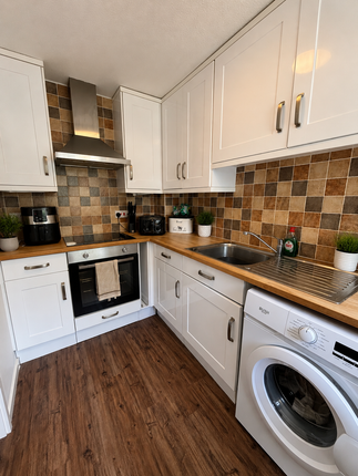20, Tremaine Close, Penzance photo 3
