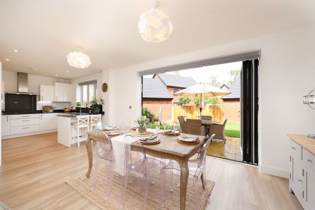 17, Ridings Wood Way, Bristol photo 2